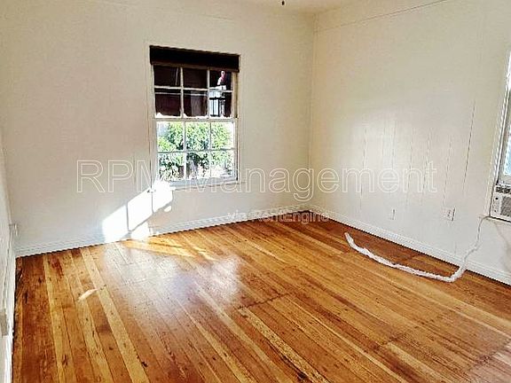 4th image of 1781 N Orchid Ave #201