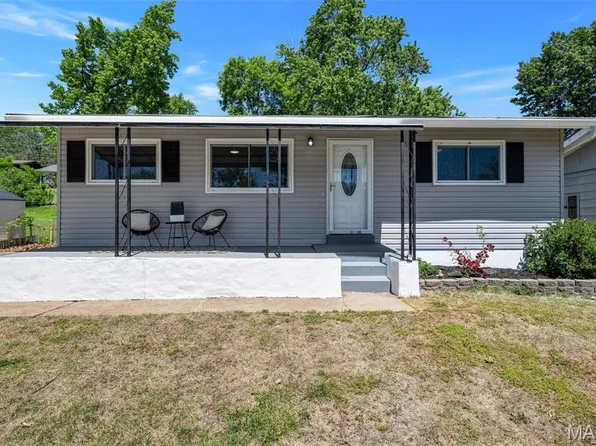 515 Golden Valley Dr, Saint Louis, MO 63129