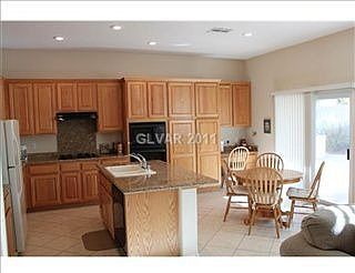 4th image of 2537 Silver Beach Dr