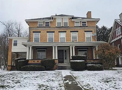 415 E Moody Ave — Photo 8