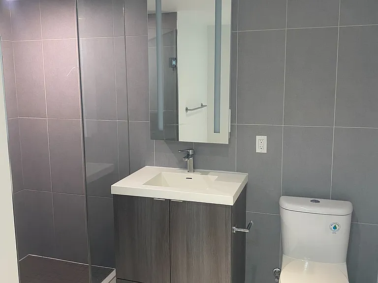 585 Bloor St E #2416 — Photo 7