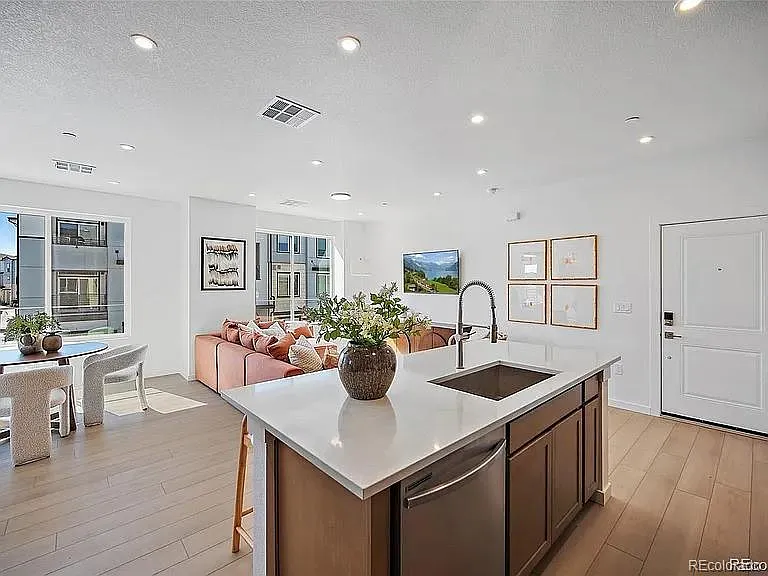 11960 Soprano Cir #204 — Photo 8