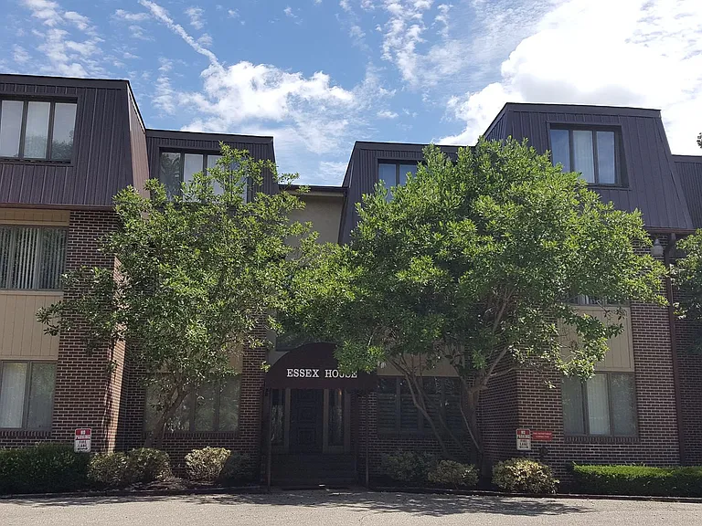 Monticello Apartments & Townhomes including Logan Gate & Logan Way — Photo 7