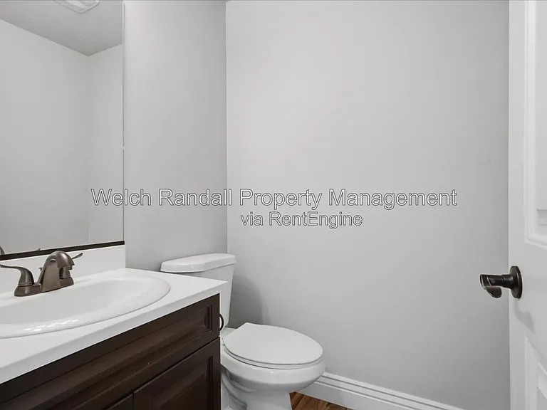 2106 E Sunnyvale Dr — Photo 11
