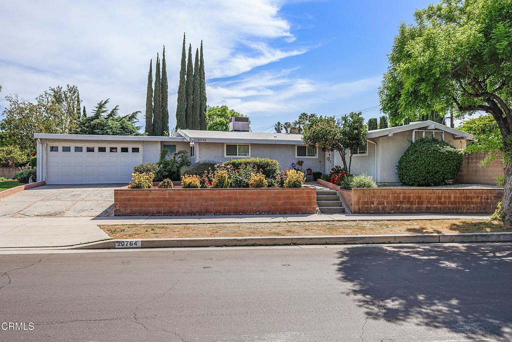 ポートモア岬 2264 Lakes of Melbourne Drive | Hometown America