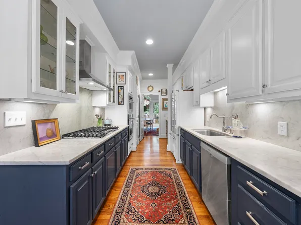 3303 Ridgecrest Ct, Raleigh, NC 27607