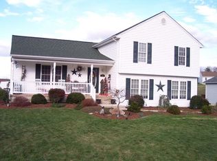 10 Woodside Dr, Waynesboro, VA 22980
