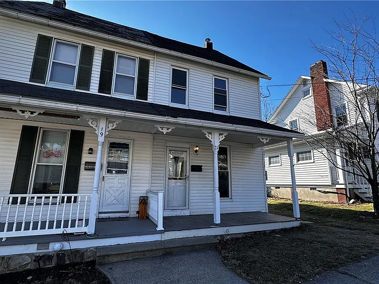 21 Davey Ave — Photo 3