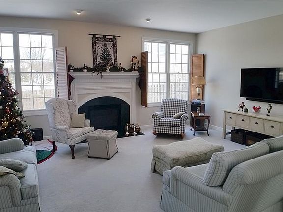 2nd image of 5 Norwood Ln