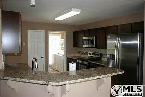 4th image of 2780 Iroquois Dr