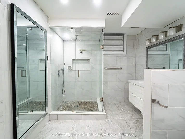 128 Embassy Dr — Photo 5