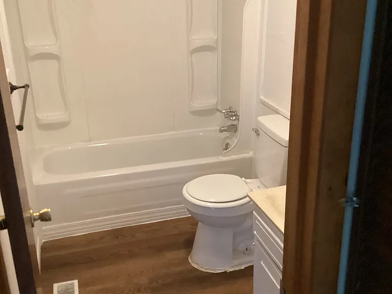 2 bed, 1.0 bath, 700 sqft, $725 — Photo 6