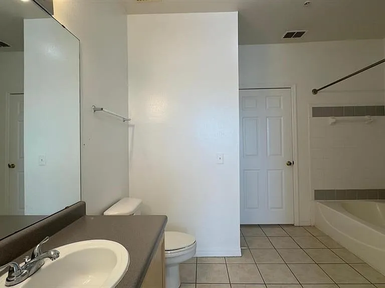 6413 Astor Village Ave #309 — Photo 16