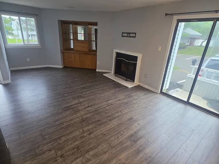1801 Waldon Ct — Photo 10
