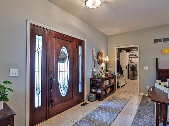 4th image of 1774 Cove Cir E