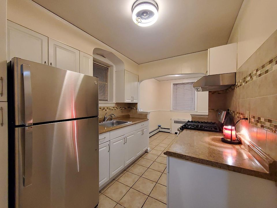 1st image of 3002 Wilson Ave #1