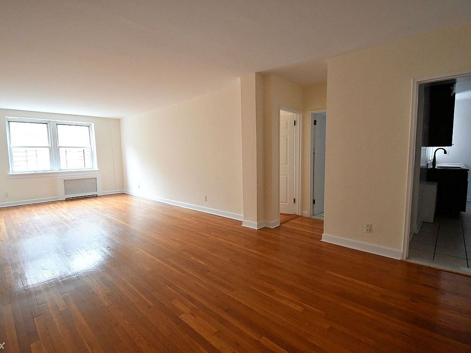 1st image of 440 Warburton Ave