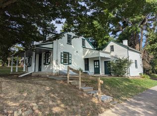 2921 Charlestown Rd, Lancaster, PA 17603