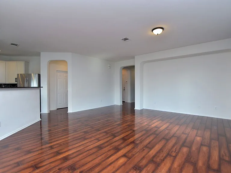 2717 Claremont Ct — Photo 9