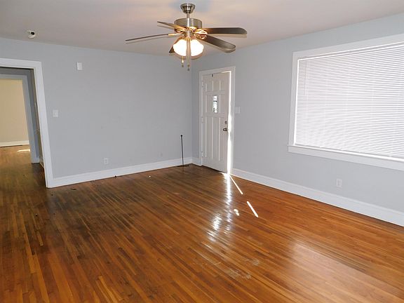 3rd image of 487 Longview Dr
