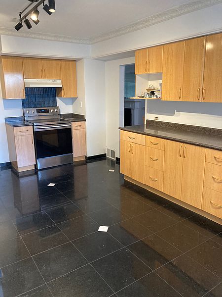 Vancouver House for rent - 2 Bedrooms — photo 5