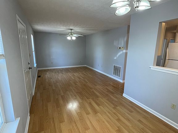 4th image of 403 Moonlite Ave