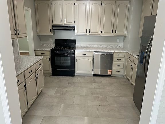 2nd image of 4905 Verne Rd