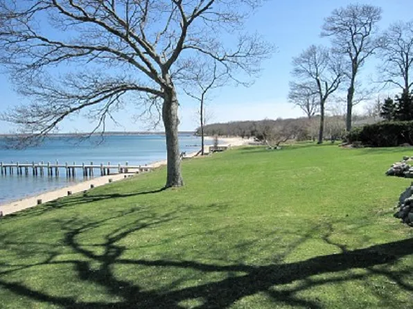 https://photos.zillowstatic.com/fp/75aa4f015fc3515284d7cbc96f7e02da-p_e.webp