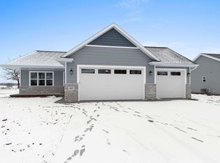 607 W 5th St, Shawano, WI 54166