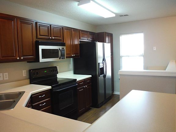 4th image of 10631 Greyhound Dr