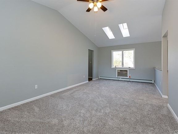 4th image of 29 Oak Forest Dr