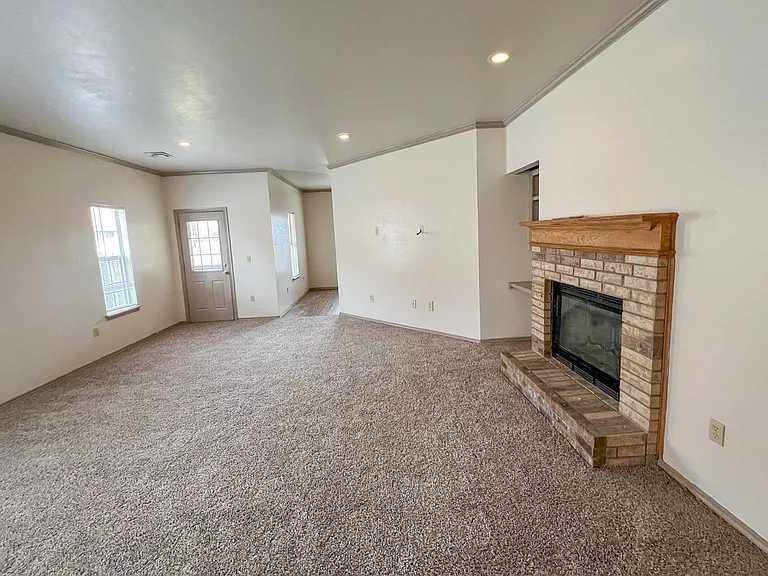11234 Queen Anne Ave — Photo 2