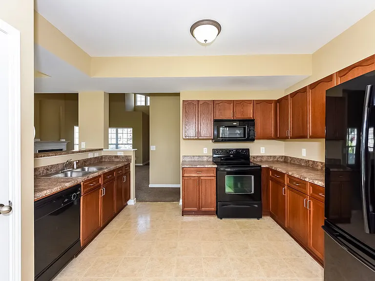8872 Cressent Glen Ct — Photo 7