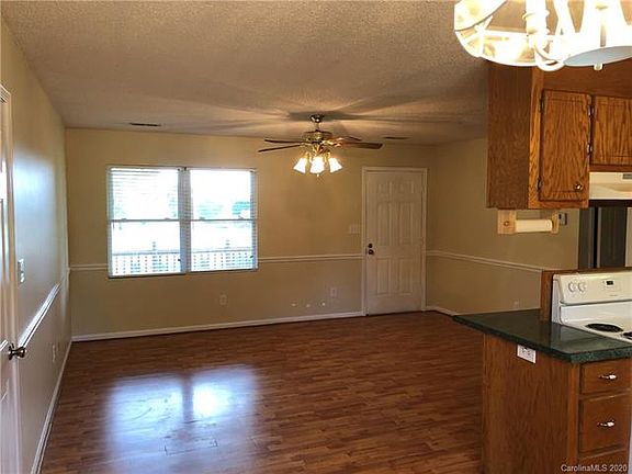 5th image of 902 Lyndsey Brooke Ct