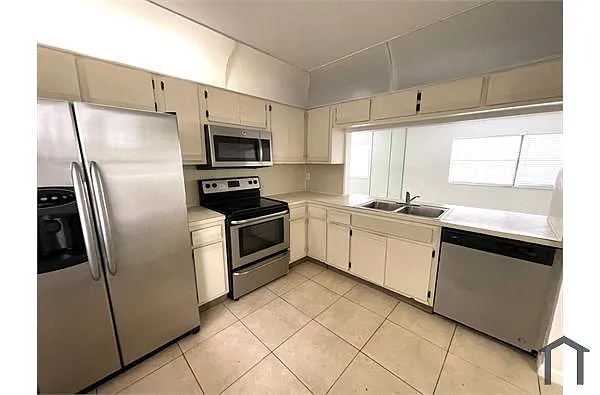 Building Photo - 2390 Coral Springs Dr #2390