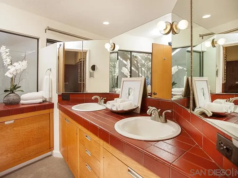 678 Orchid Ln — Photo 20