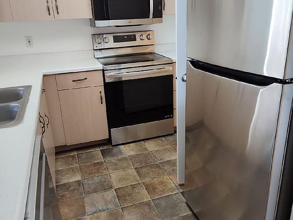5th image of 221 E Fort Union Blvd #6