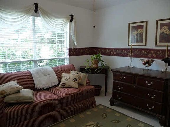 4th image of 2420 Sherbrooke Ln
