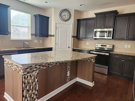 5th image of 3409 S Beaver Ln