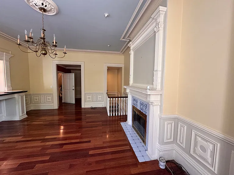 36 Beacon St #1 — Photo 1