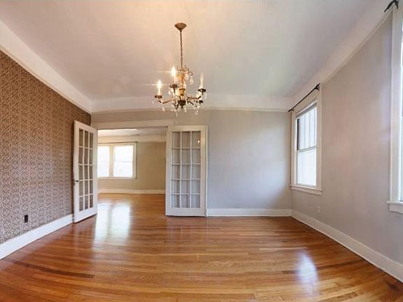 5th image of 704 E 49th St #B