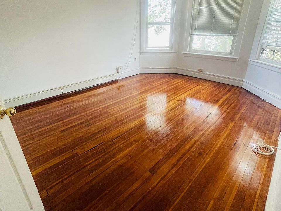 2nd image of 118 N 9th Ave APT 2