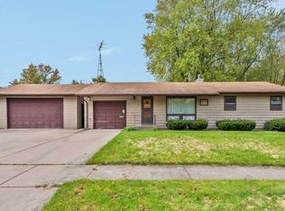 512 N Rosedale Ave, Aurora, IL 60506