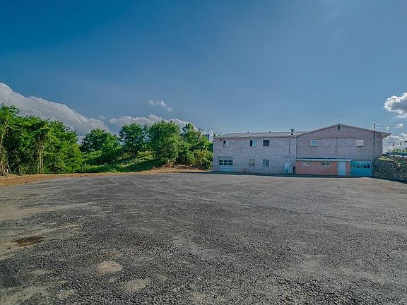 4th image of 3900 Monroeville Blvd