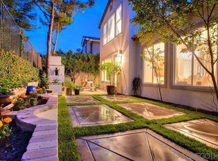 7070 Rose Dr, Carlsbad, CA 92011