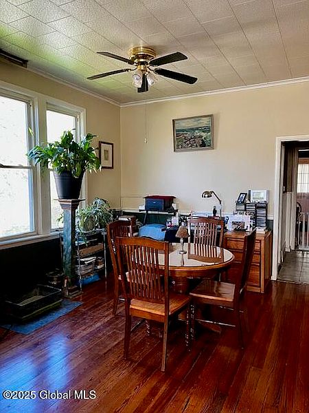 4th image of 425 Cora Street