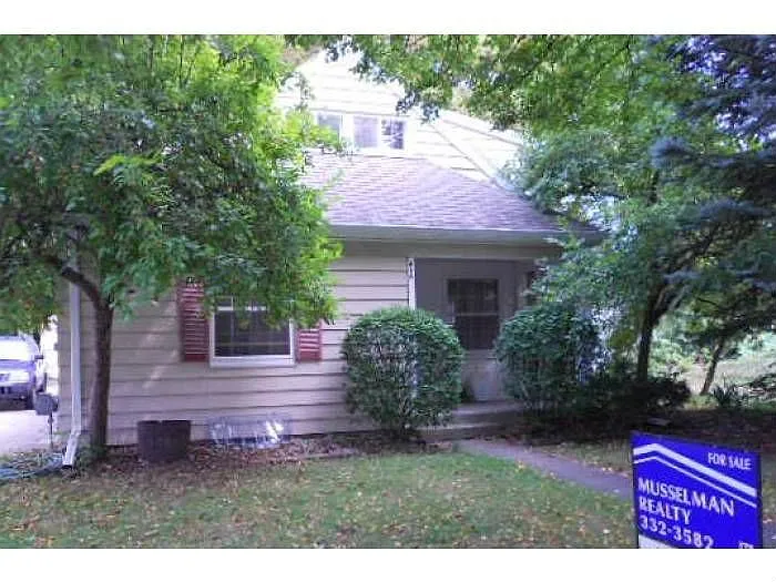 414 Bailey St photo 1