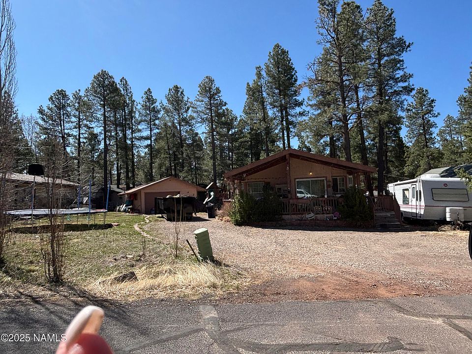 2nd image of 1011 E Hillside Dr