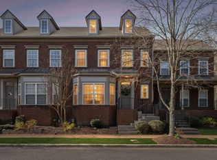 7053 Sunnywood Dr, Nashville, TN 37211