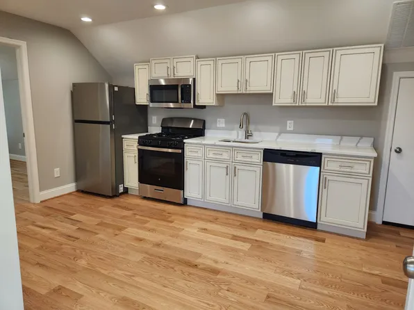 711 Gladstone Ave, Baltimore, MD